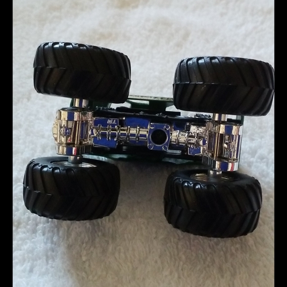 Mattel Hot Wheels Monster Jam M2D CAMO THUNDER Collectible Truck Die Cast Truck - Picture 5 of 8